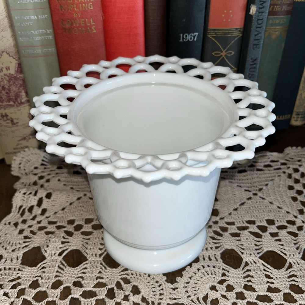 Antique Atterbury & Co. Milk Glass Spooner – Dancing Sailor Edge